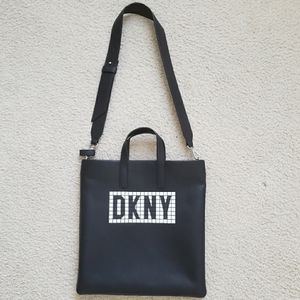DKNY Hand/Shoulder Bag. Never used!
